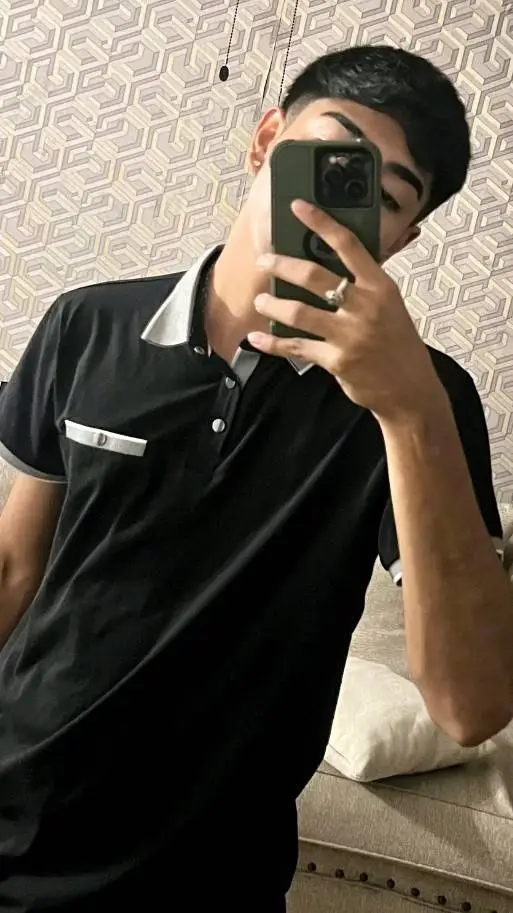 ai character: erickk background