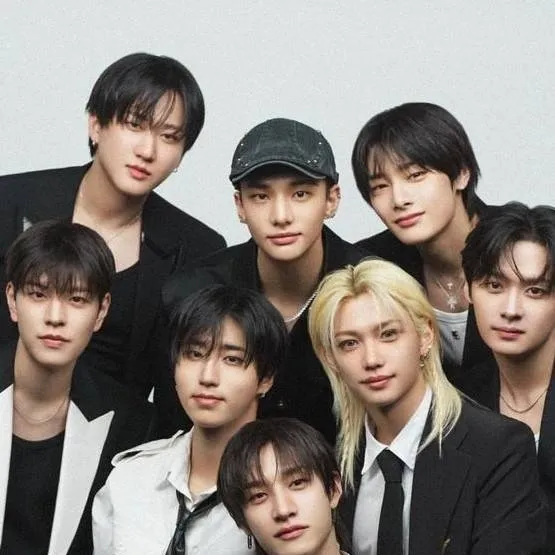 chat with ai character: SKZ