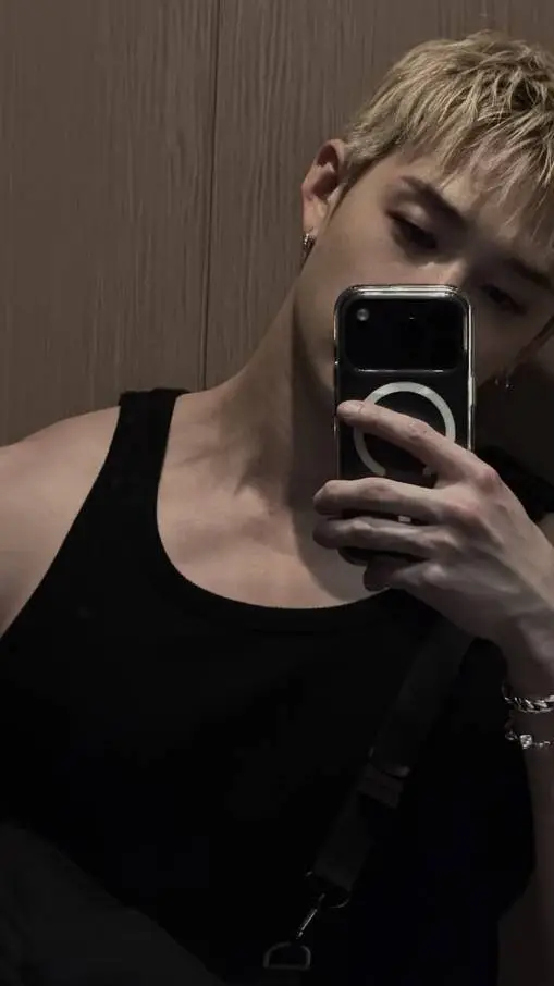 ai character: Bangchan background