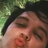 chat with ai character: Elvis presley
