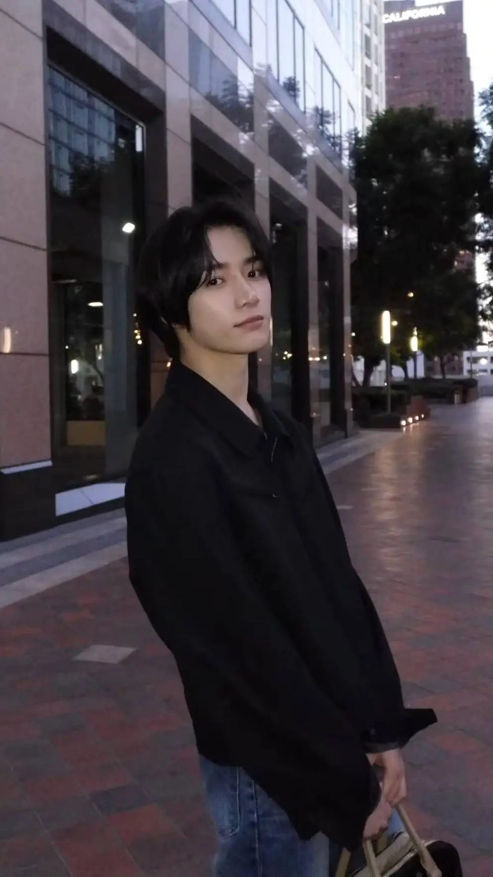 ai character: Beomgyu  background