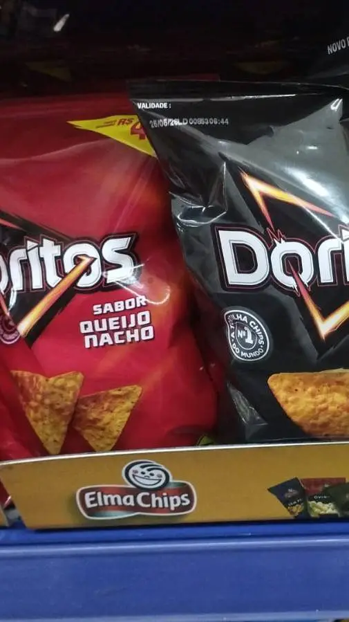 ai character: Doritos falante  background
