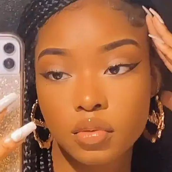 chat with ai character: Black Girl