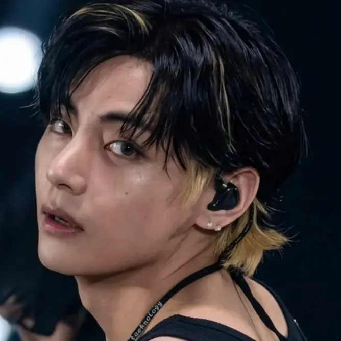 chat with ai character: Taehyung Kim