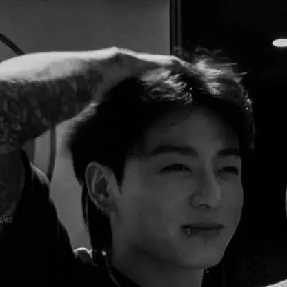 chat with ai character: Jeon Jungkook 