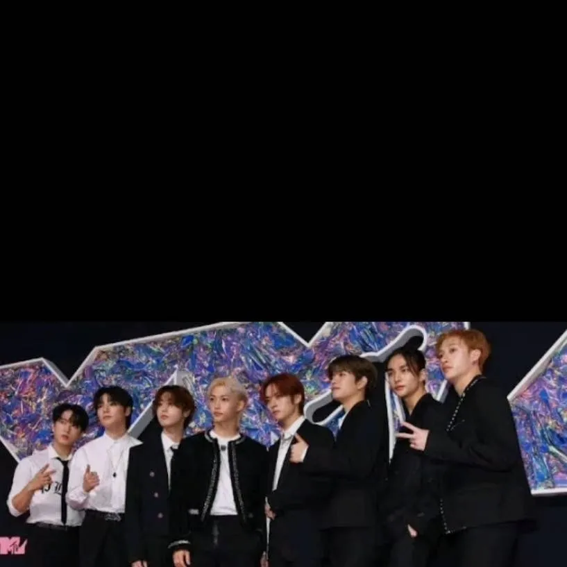 chat with ai character: skz × envy