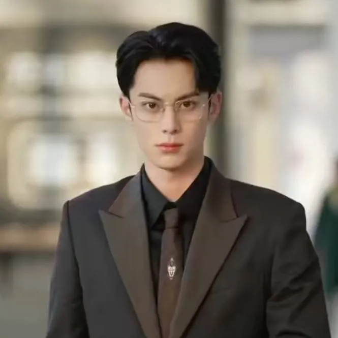 chat with ai character: Dylan Wang 