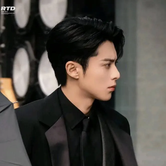 chat with ai character: Dylan Wang 