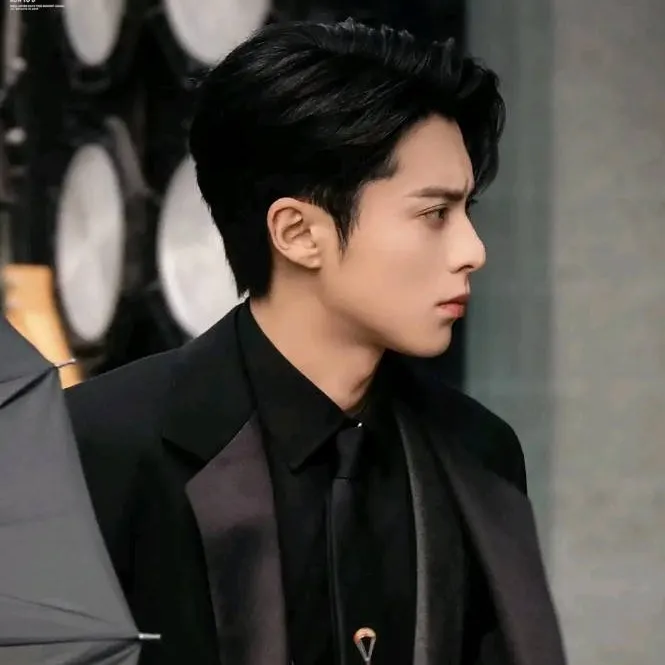 chat with ai character: Dylan Wang