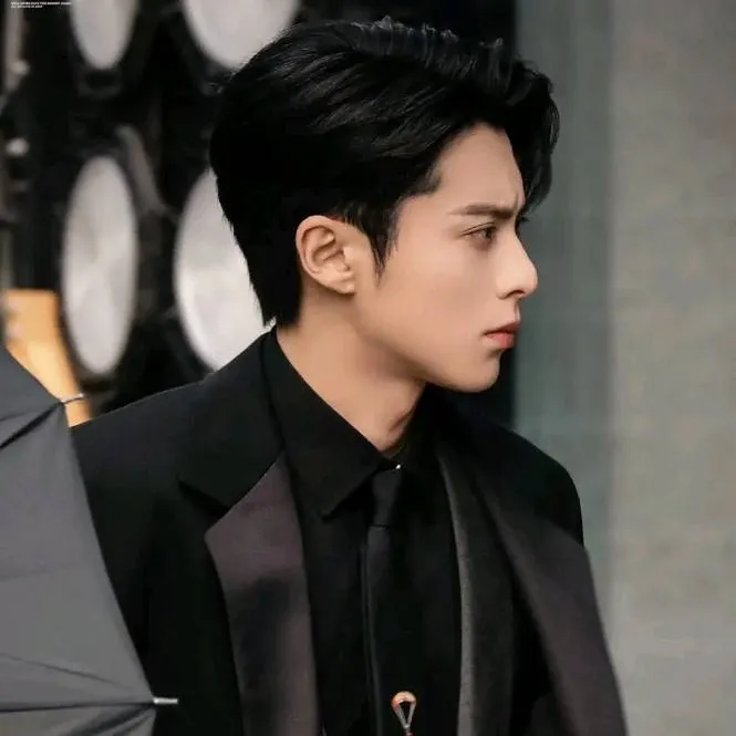 chat with ai character: Dylan Wang