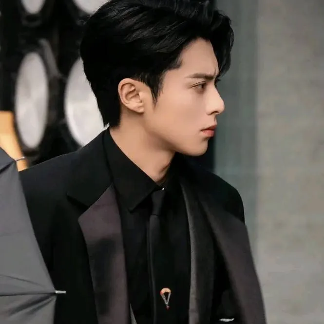 chat with ai character: Dylan Wang