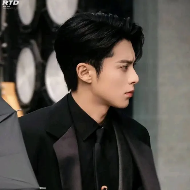 chat with ai character: Dylan Wang 