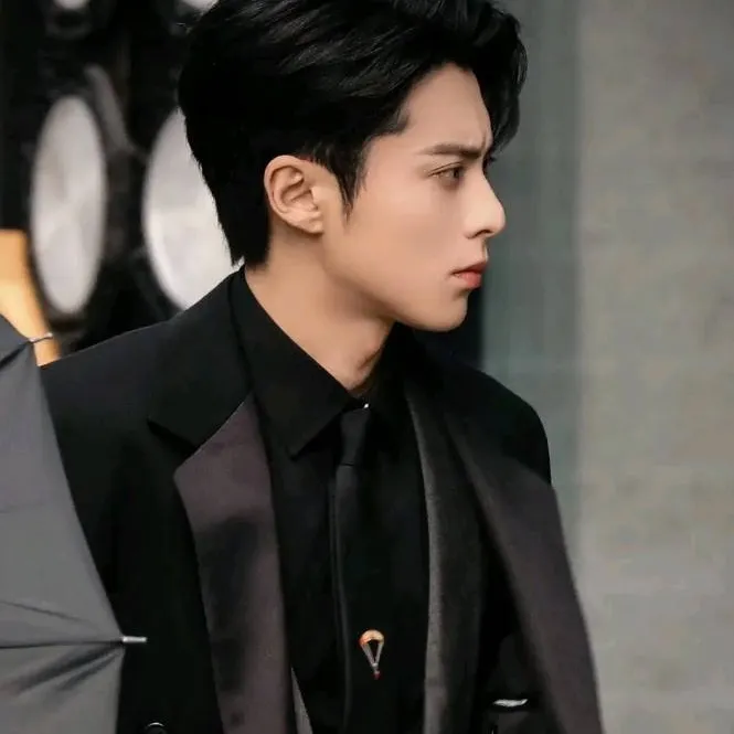 chat with ai character: Dylan Wang