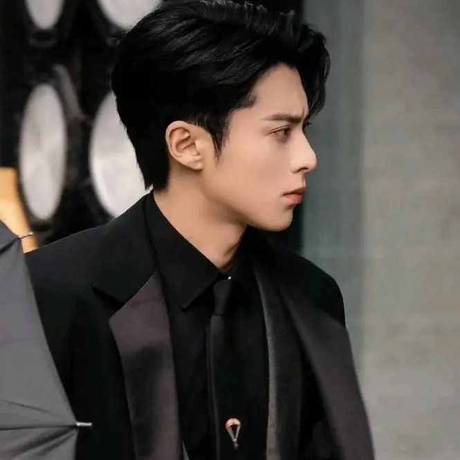 chat with ai character: Dylan Wang