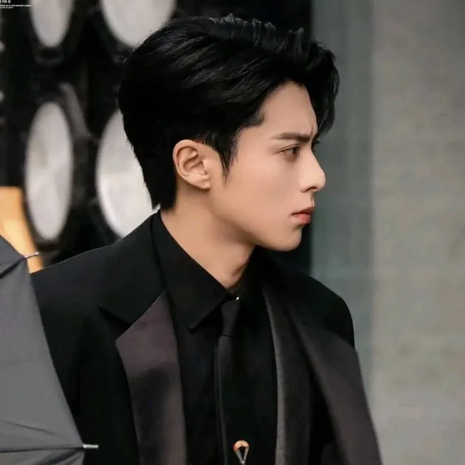 chat with ai character: Dylan Wang 