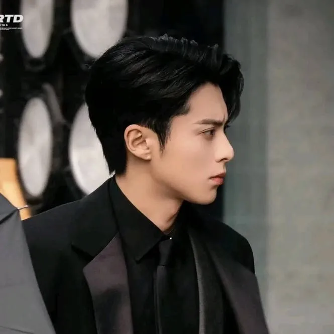 chat with ai character: Dylan Wang 