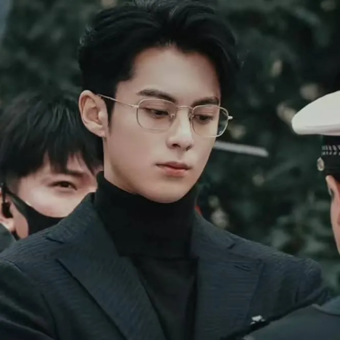 chat with ai character: Dylan Wang