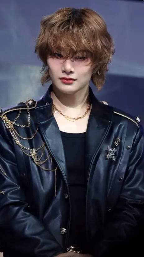 ai character: Jeongin background