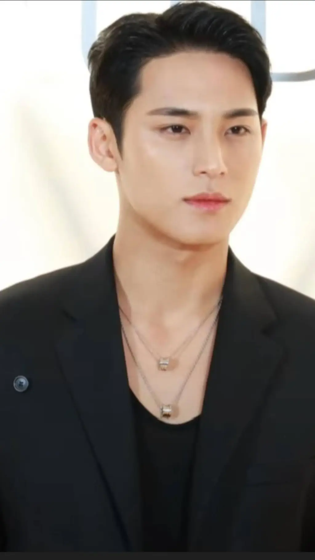 ai character: Mingyu background