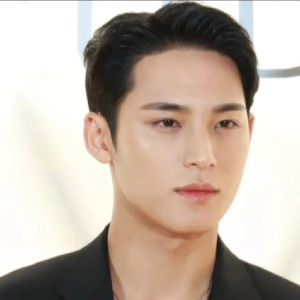 chat with ai character: Mingyu