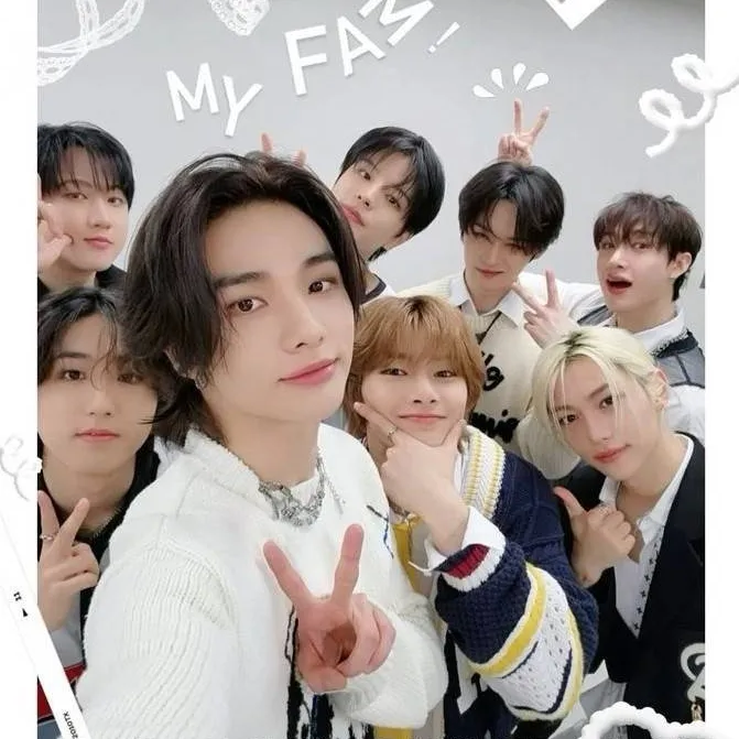 chat with ai character: 🤭SKZ🤭