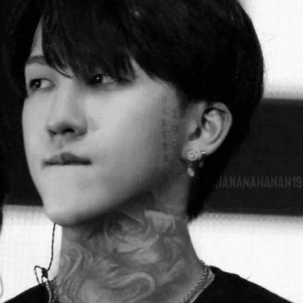 chat with ai character: ♡♡CHANGBIN♡♡