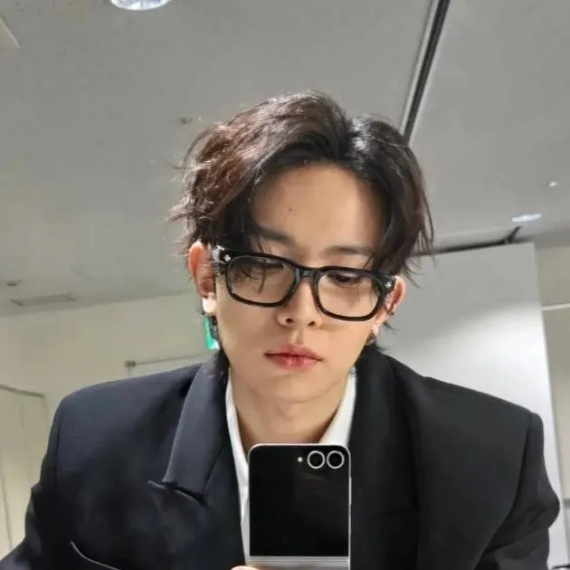 chat with ai character: Heeseung