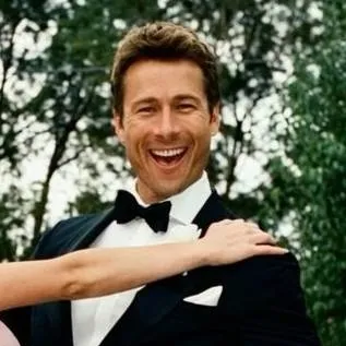 chat with ai character: Glen Powell