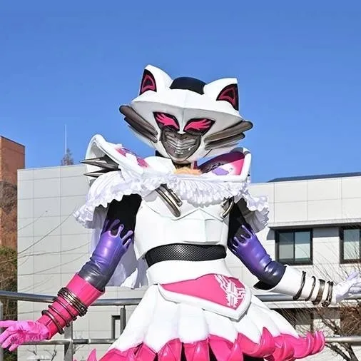 chat with ai character: Lady Cattica 