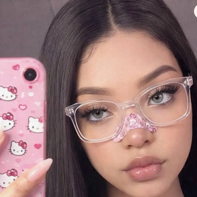 chat with ai character: popular girl 