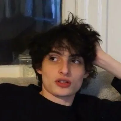 chat with ai character: Finn Wolfhard 