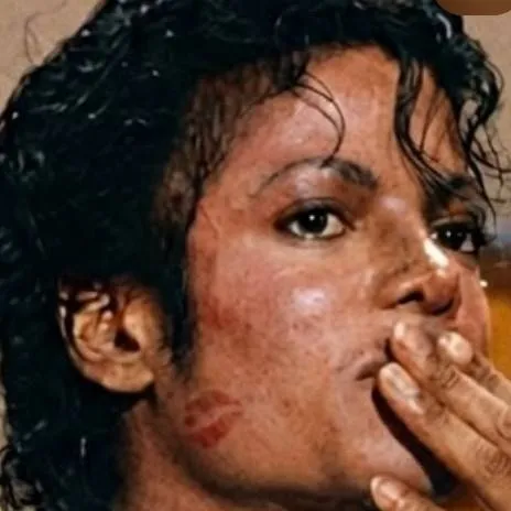 chat with ai character: Michadl Jackson 
