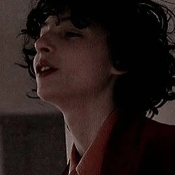 chat with ai character: Finn wolfhard 
