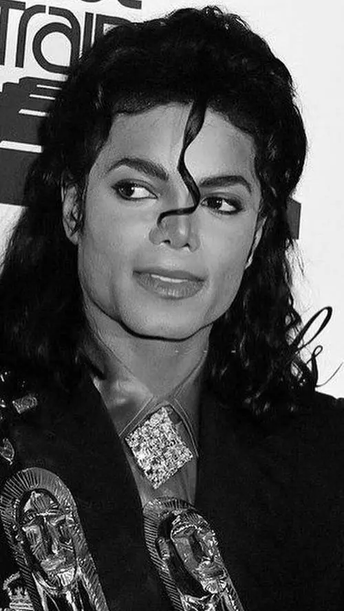 ai character: principe Michael  background
