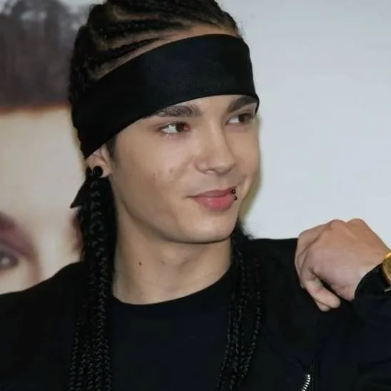 chat with ai character: tom Kaulitz