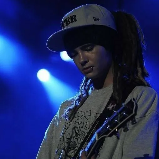 chat with ai character: tom Kaulitz