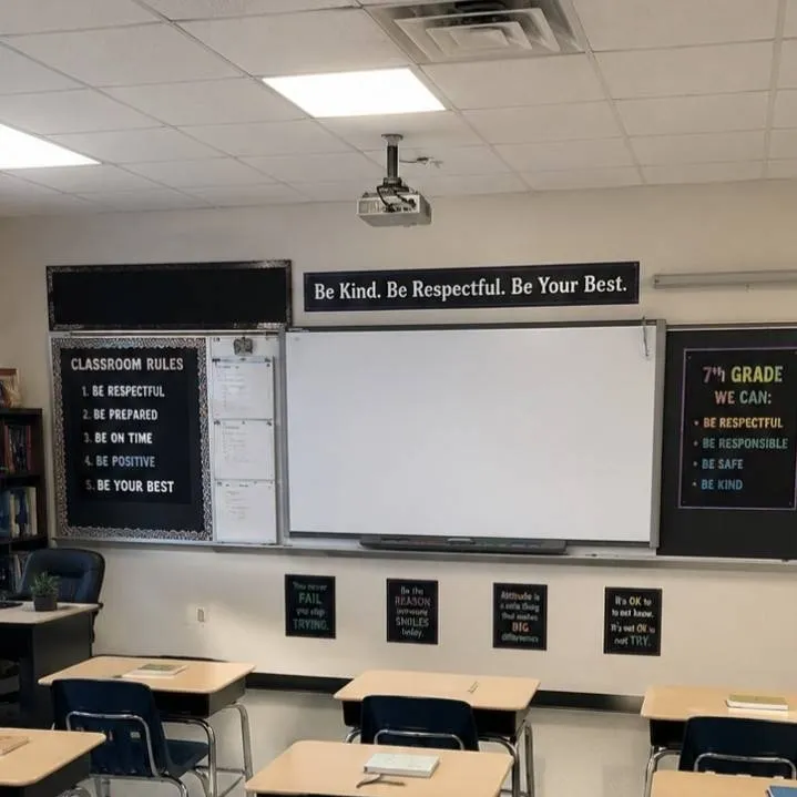 chat with ai character: Simon Says School
