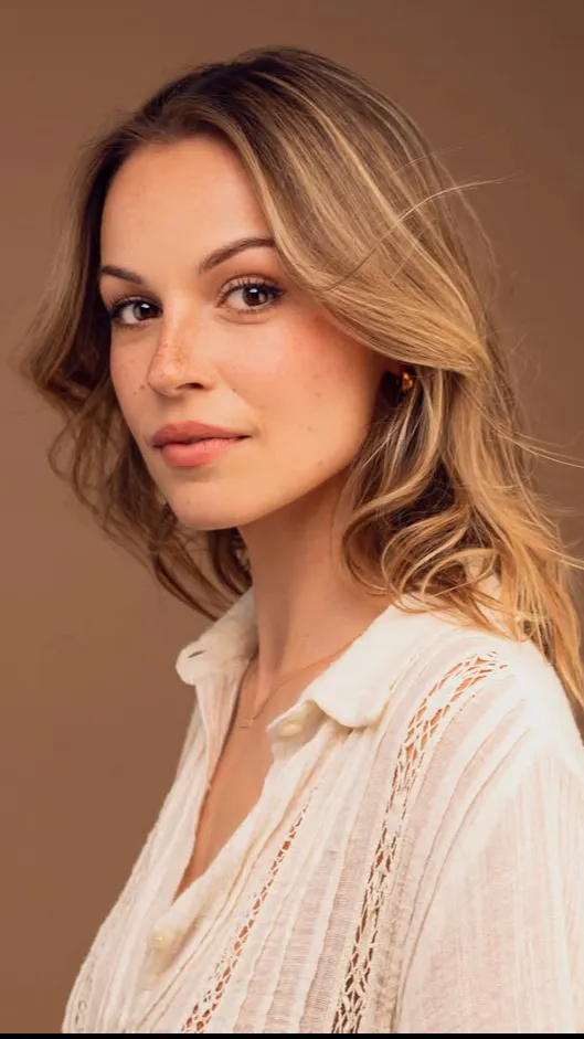 Talkie AI - Chat with Kayla 