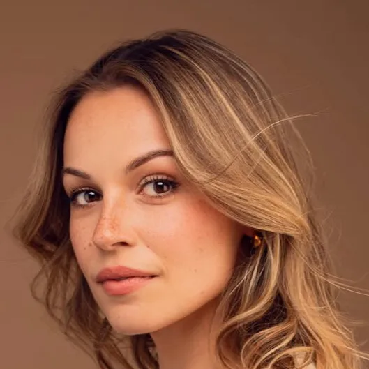 chat with ai character: Kayla 