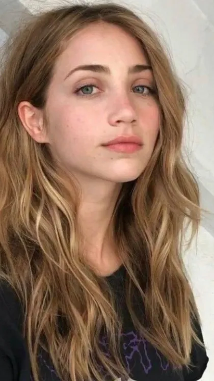 Talkie AI - Chat with emily rudd