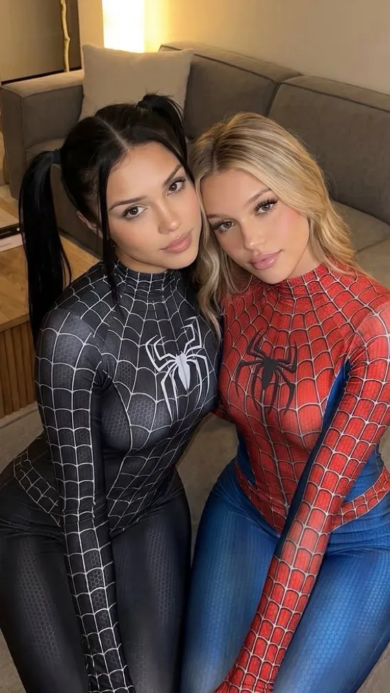 ai character: Spider venom  background