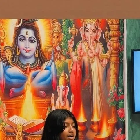 chat with ai character: divya lokenth