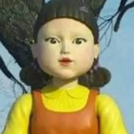 chat with ai character: Squid game doll 
