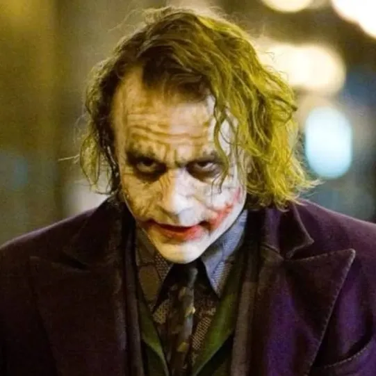 chat with ai character: El joker