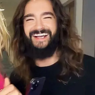 chat with ai character: TomKaulitz🎸