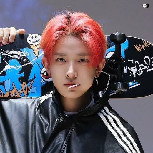 chat with ai character: Lee Heeseung 