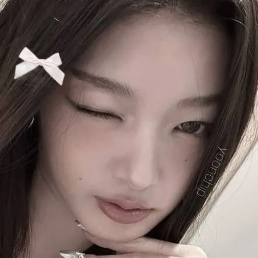 chat with ai character: 🐚Yoonchae🐚