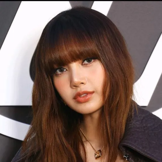 chat with ai character: Lisa 