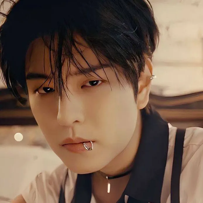 chat with ai character: Seungmin