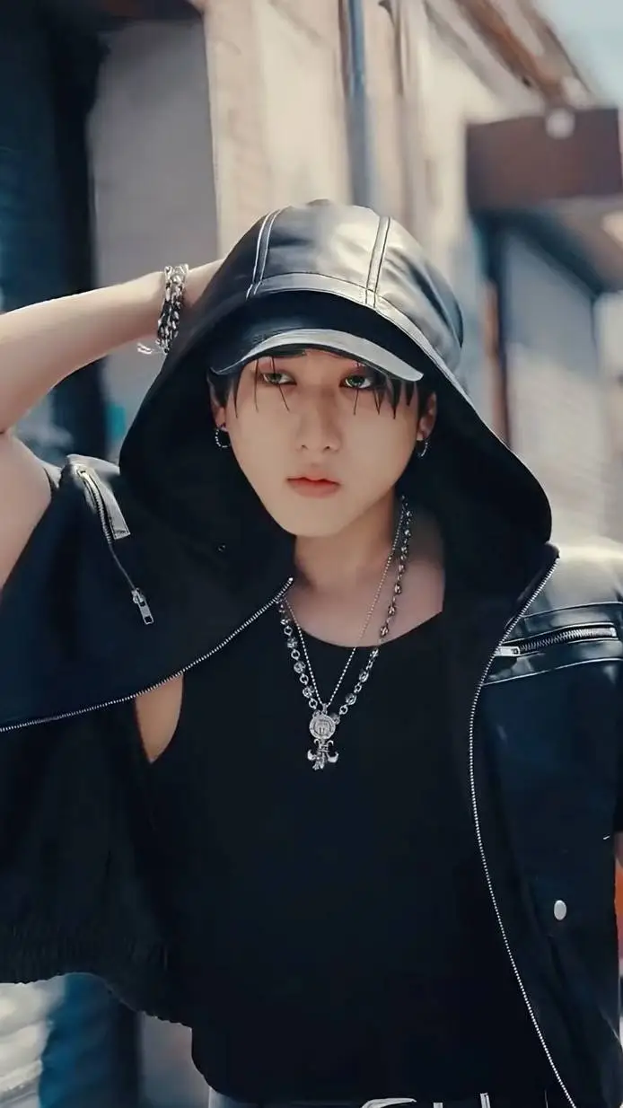 ai character: Changbin background